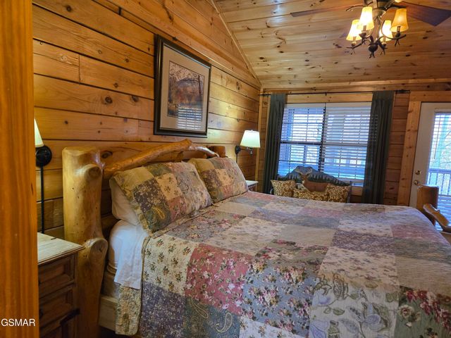 1529 Boo Boos Way, Sevierville, TN 37862