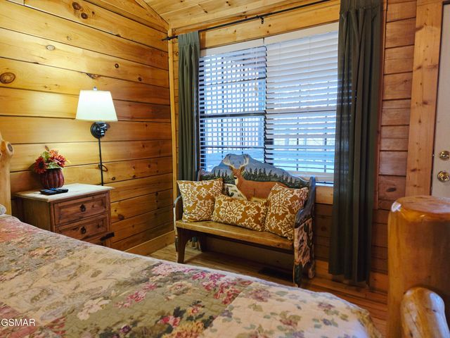 1529 Boo Boos Way, Sevierville, TN 37862