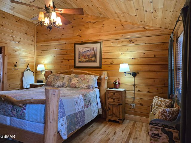 1529 Boo Boos Way, Sevierville, TN 37862