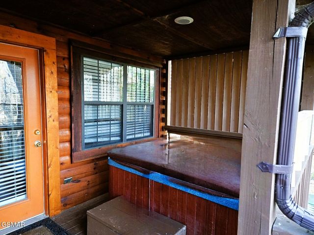 1529 Boo Boos Way, Sevierville, TN 37862