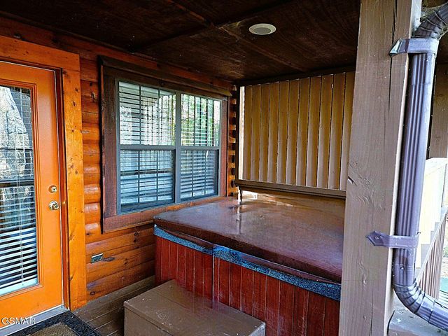 1529 Boo Boos Way, Sevierville, TN 37862