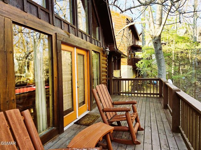 1529 Boo Boos Way, Sevierville, TN 37862