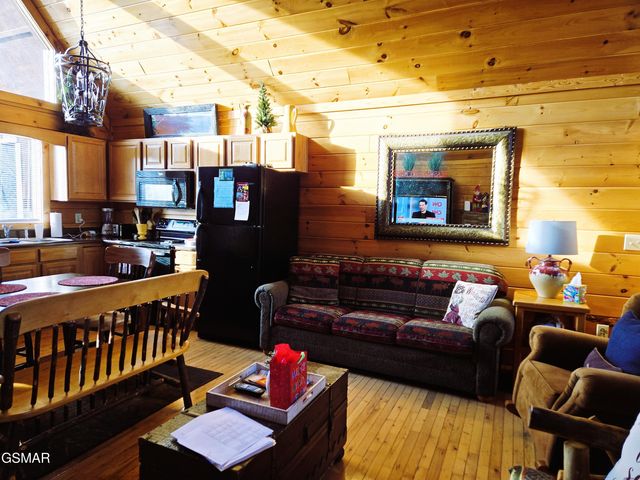 1529 Boo Boos Way, Sevierville, TN 37862