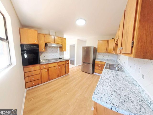 3881 Pin Oak Circle, Atlanta, GA 30340