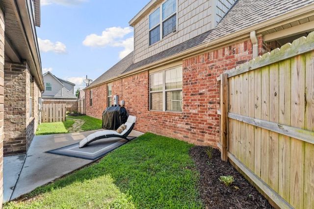 3206 SW Warberry Avenue, Bentonville, AR 72713