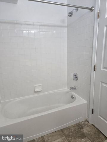 7516-H SNOWPEA CT, Alexandria, VA 22306