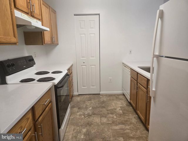 7516-H SNOWPEA CT, Alexandria, VA 22306