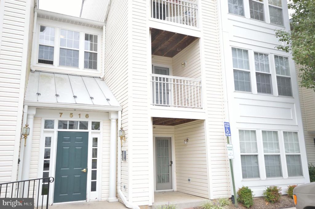 7516-H SNOWPEA CT, Alexandria, VA 22306