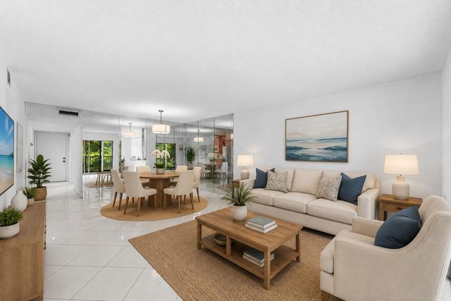 7301 Amberly Lane 402, Delray Beach, FL 33446