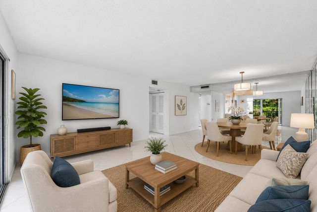 7301 Amberly Lane 402, Delray Beach, FL 33446