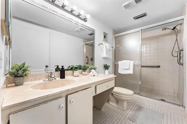 7301 Amberly Lane 402, Delray Beach, FL 33446
