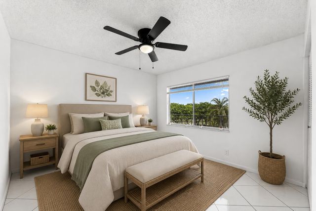 7301 Amberly Lane 402, Delray Beach, FL 33446