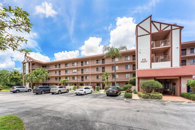 7301 Amberly Lane 402, Delray Beach, FL 33446