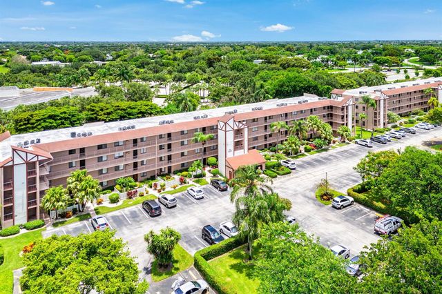 7301 Amberly Lane 402, Delray Beach, FL 33446