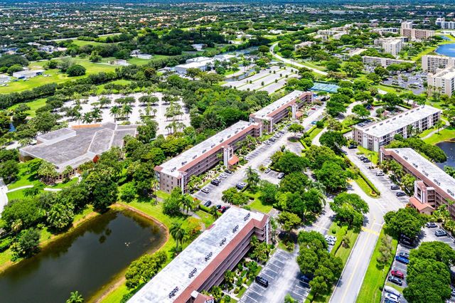 7301 Amberly Lane 402, Delray Beach, FL 33446