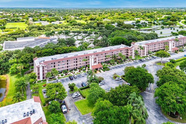 7301 Amberly Lane 402, Delray Beach, FL 33446