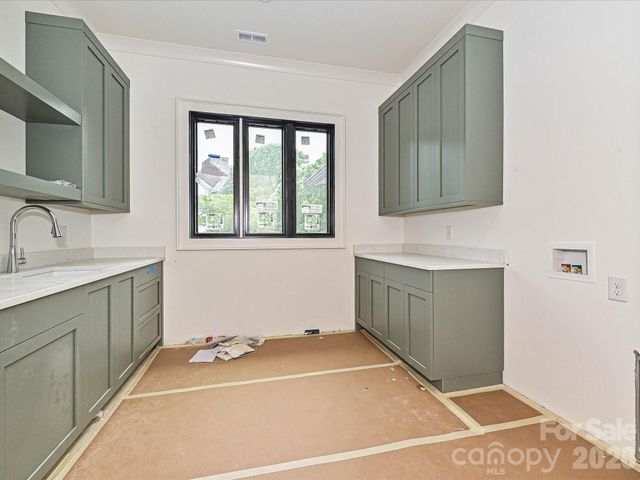 1329 Bevis Drive, Charlotte, NC 28209