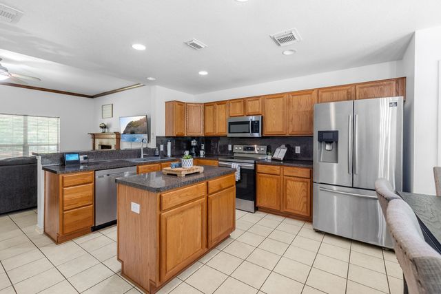 555 Rs County Road 4510, Point, TX 75472