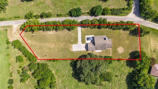 555 Rs County Road 4510, Point, TX 75472