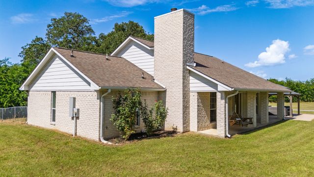 555 Rs County Road 4510, Point, TX 75472