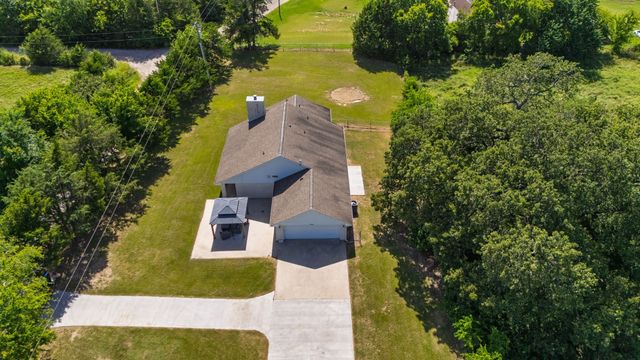 555 Rs County Road 4510, Point, TX 75472