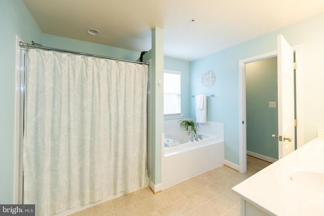 23711 GAMBREL OAK CT, California, MD 20619