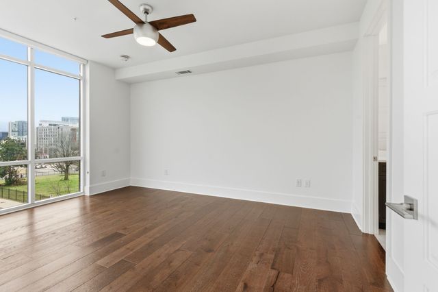 20 Rutledge St Apt 310, Nashville, TN 37210