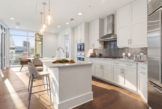 20 Rutledge St Apt 310, Nashville, TN 37210