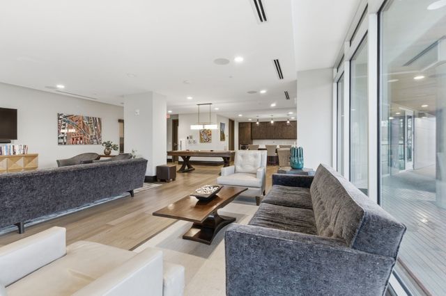 20 Rutledge St Apt 310, Nashville, TN 37210