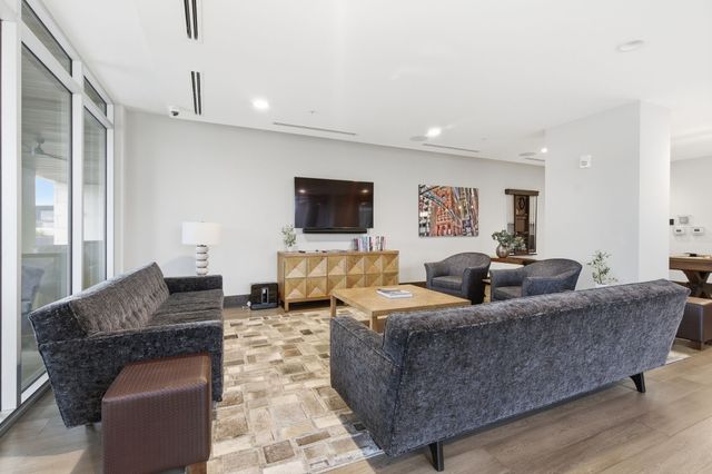 20 Rutledge St Apt 310, Nashville, TN 37210