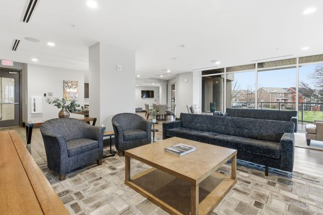 20 Rutledge St Apt 310, Nashville, TN 37210