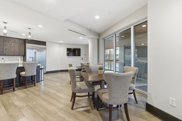 20 Rutledge St Apt 310, Nashville, TN 37210