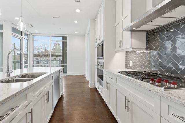 20 Rutledge St Apt 310, Nashville, TN 37210