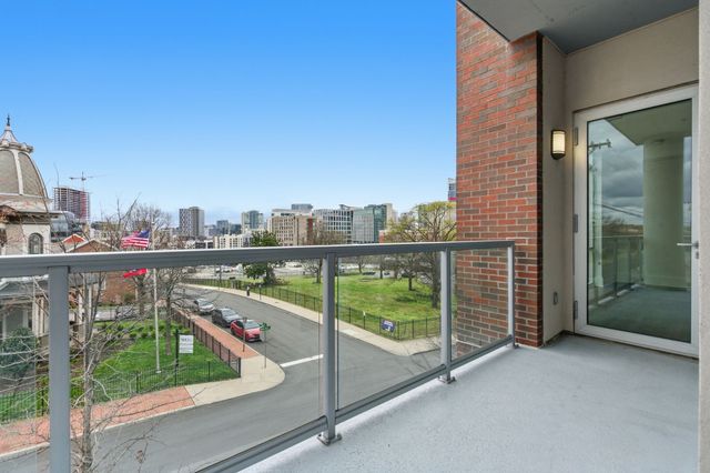 20 Rutledge St Apt 310, Nashville, TN 37210