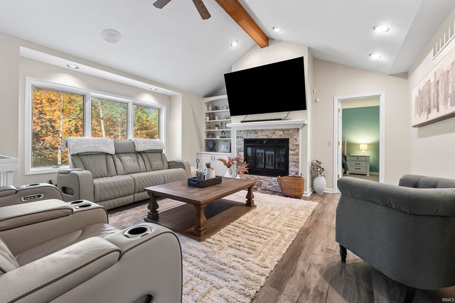 1920 Hunters Ridge Drive, Huntington, IN 46750