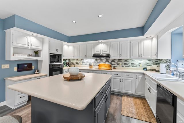 1920 Hunters Ridge Drive, Huntington, IN 46750