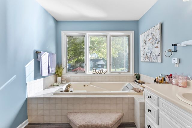 1920 Hunters Ridge Drive, Huntington, IN 46750