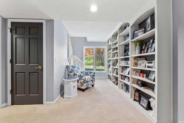 1920 Hunters Ridge Drive, Huntington, IN 46750