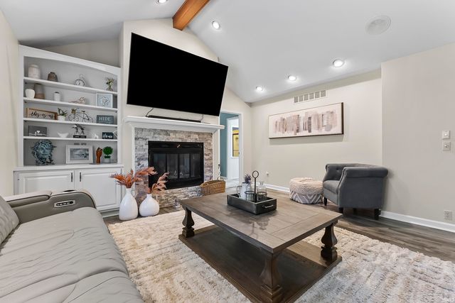 1920 Hunters Ridge Drive, Huntington, IN 46750