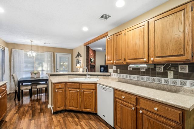 6117 Kittyhawk Drive, Rowlett, TX 75089
