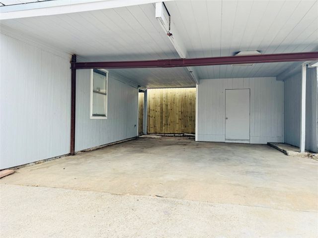 2800 Walker Street, Fort Worth, TX 76105