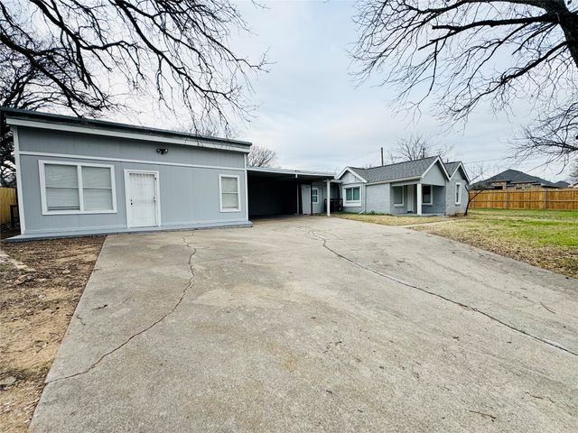 2800 Walker Street, Fort Worth, TX 76105