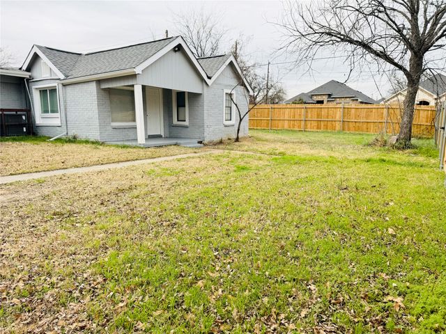 2800 Walker Street, Fort Worth, TX 76105