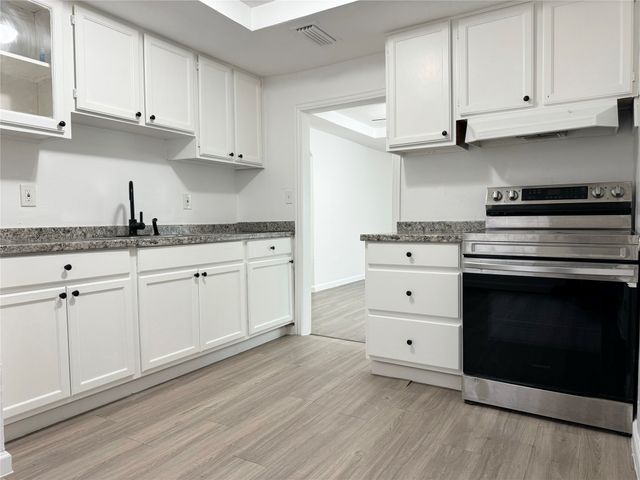 2800 Walker Street, Fort Worth, TX 76105