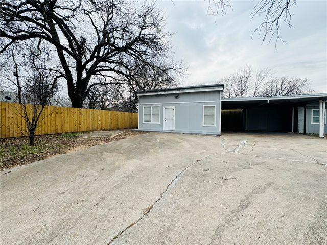 2800 Walker Street, Fort Worth, TX 76105