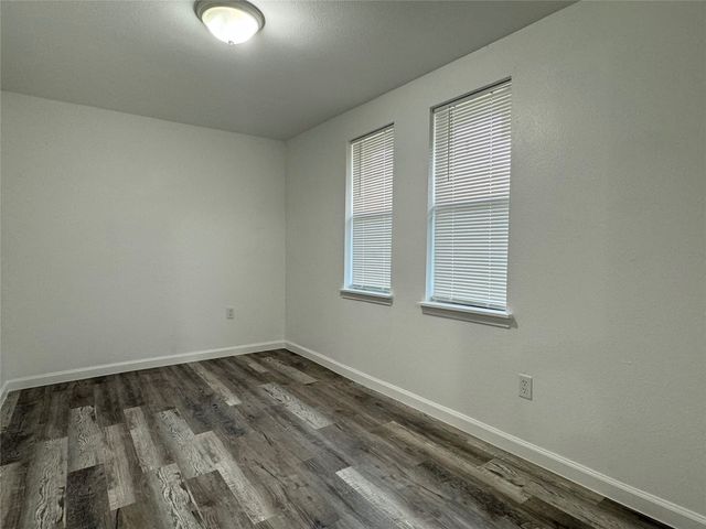 2800 Walker Street, Fort Worth, TX 76105