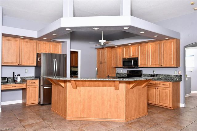 2313 SW 53rd TER, Cape Coral, FL 33914