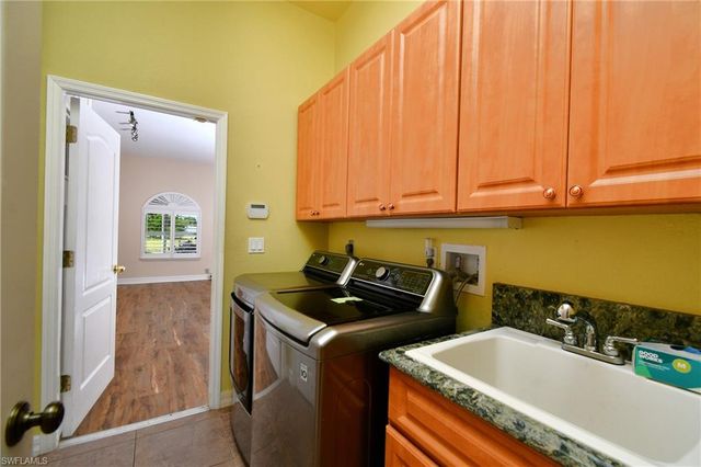 2313 SW 53rd TER, Cape Coral, FL 33914