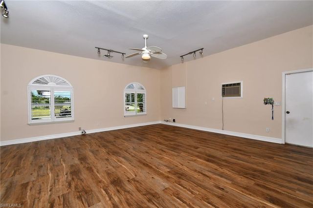 2313 SW 53rd TER, Cape Coral, FL 33914