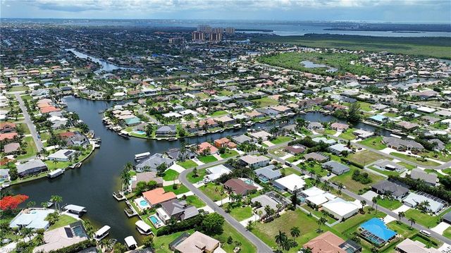 2313 SW 53rd TER, Cape Coral, FL 33914